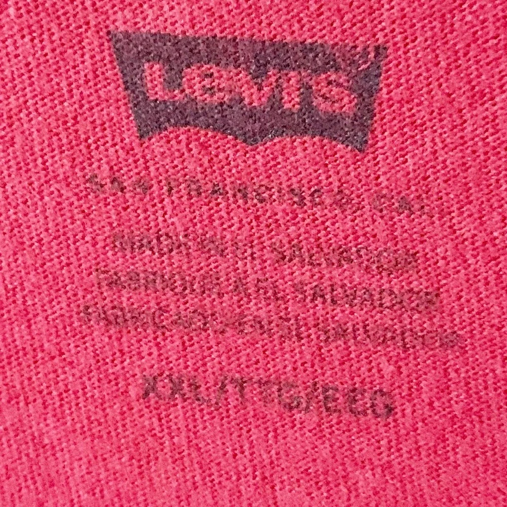 Levi’s 100% Cotton Short Sleeve Graphic Tee Shirt Levis Logo Across Front 🟥⬜️